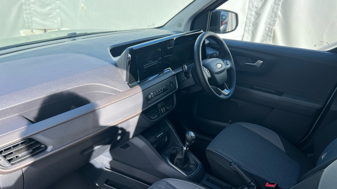 Ford Tourneo Connect 2.0 EcoBlue Titanium 5dr Auto Diesel Estate - Image 9